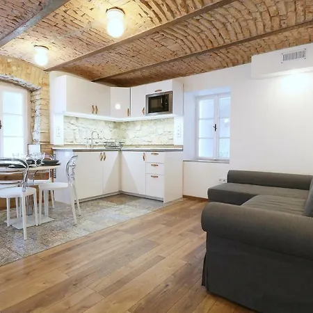 Villanna Apartman *
